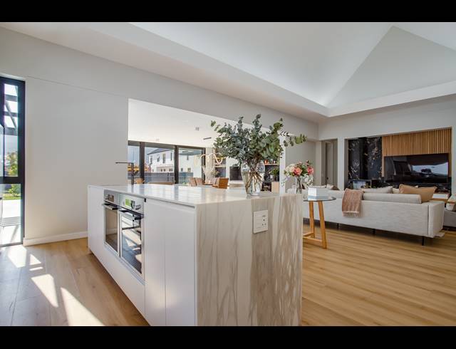 4 BEDROOM HOUSE FOR SALE IN PEARL VALLEY GOLF & COUNTRY ESTATE